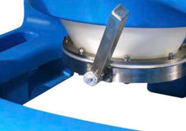 Butterfly valve on polyethylene container - Bulk material and powder handling 