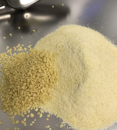 Granulometric reduction of semolina powder