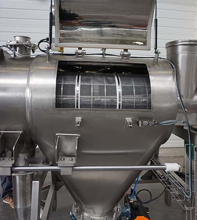 Highly cleanable centrifugal screener