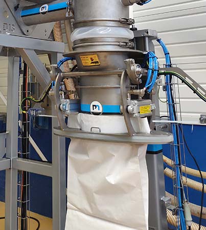 Sack filling system in food industry