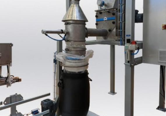 Drum filling machine with precise dosing