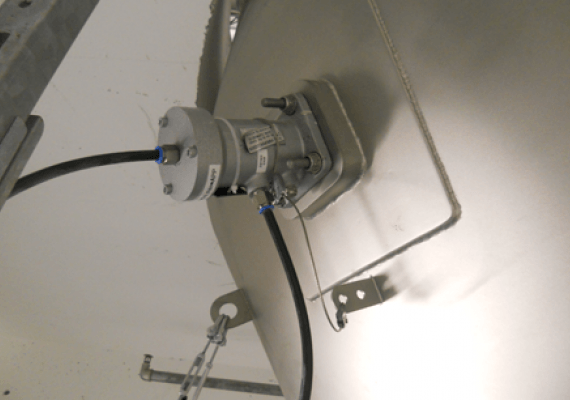 pneumatic hammer bulk flow