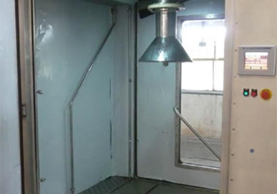 storage container washing station