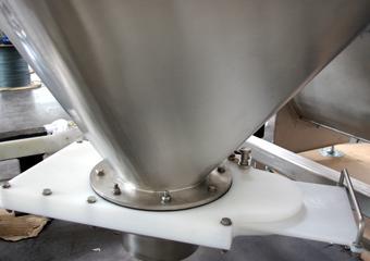Slide valve on storage container - Bulk material and powder handling