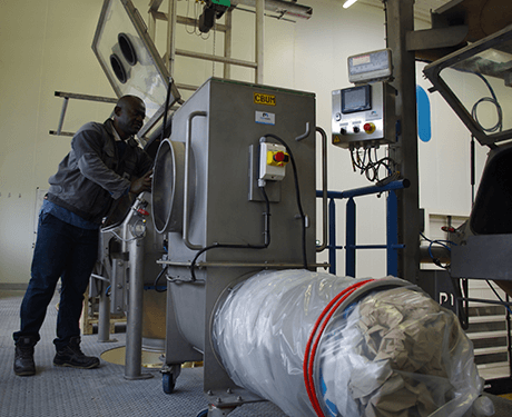 Empty sack compactor