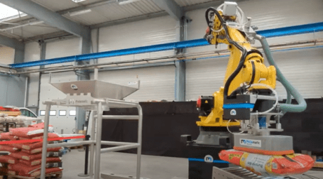 Automatic bag emptying system