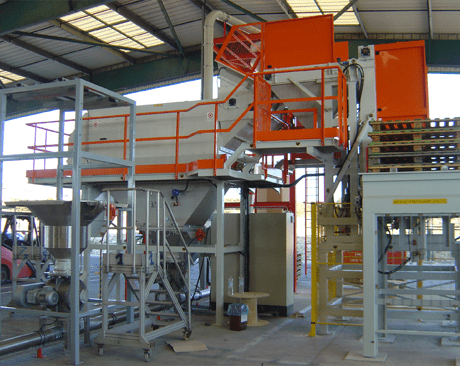 automatic sack discharging vaccum lifter