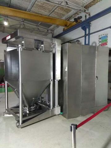 Industrial storage container blending system