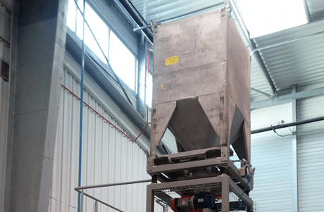 industrial container unloader