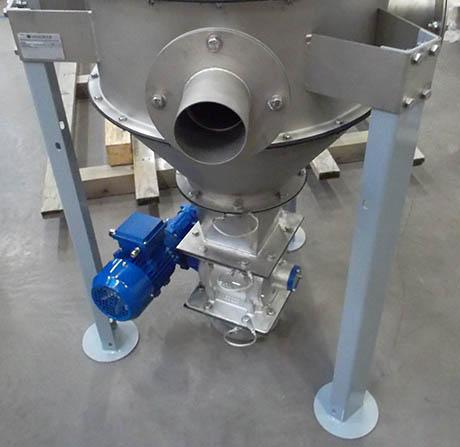 rotary valve under dust collector