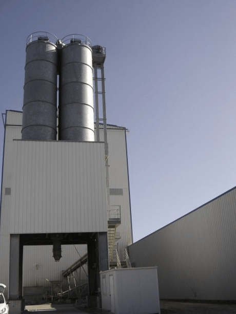truck loading spout mechanical conveying under silo