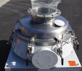 vibratory screener flexible connector